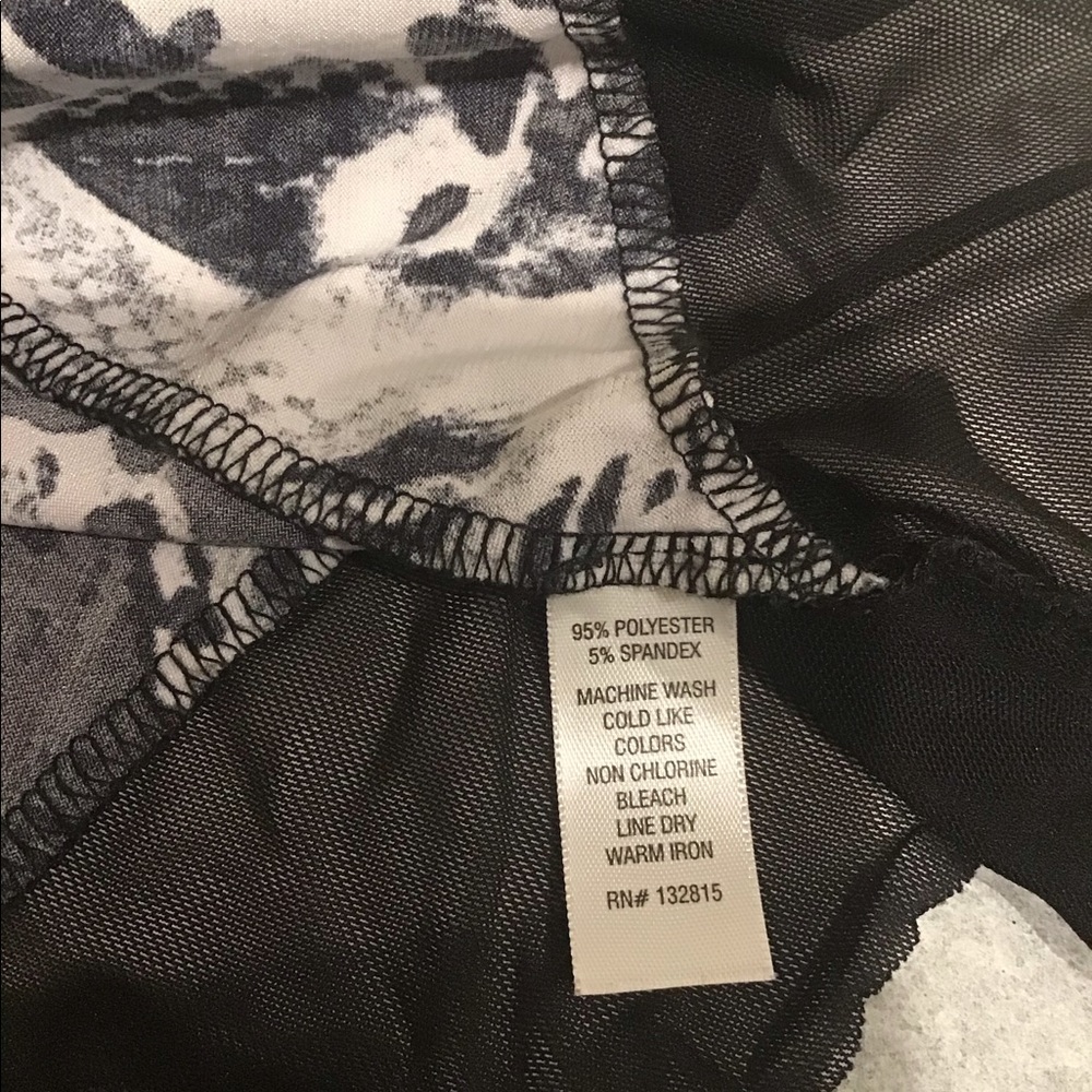 Passport Shark-bite tunic - Picture 7 of 7